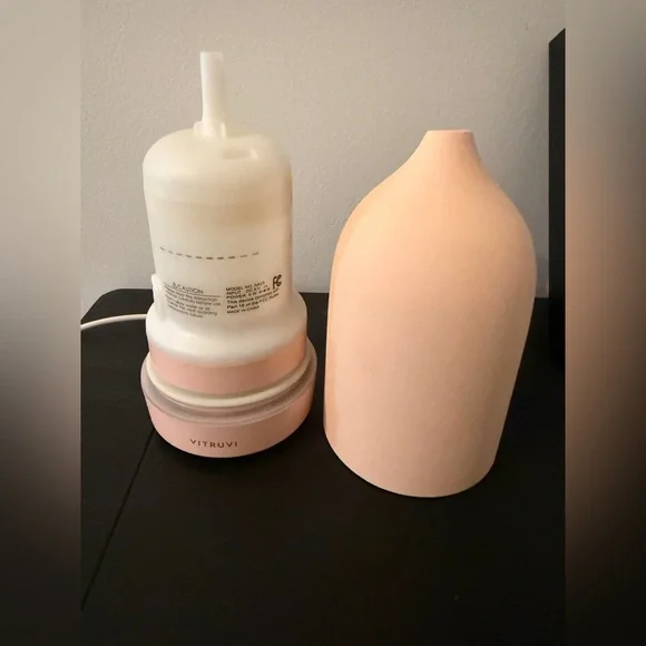 Vitruvi Stone Diffuser - Picture 3 of 7